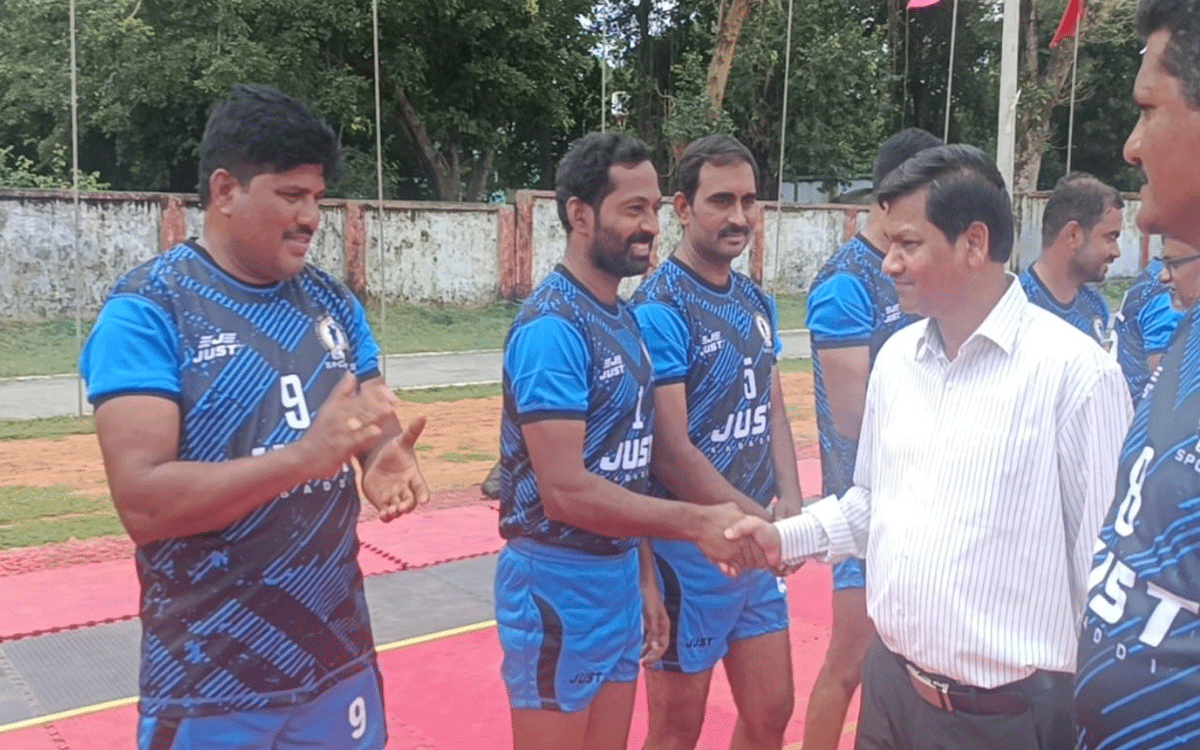 Yellandu : ఇల్లెందు సింగరేణి ఏరియా రీజినల్ స్థాయి క్రీడా పోటీలు ప్రారంభం