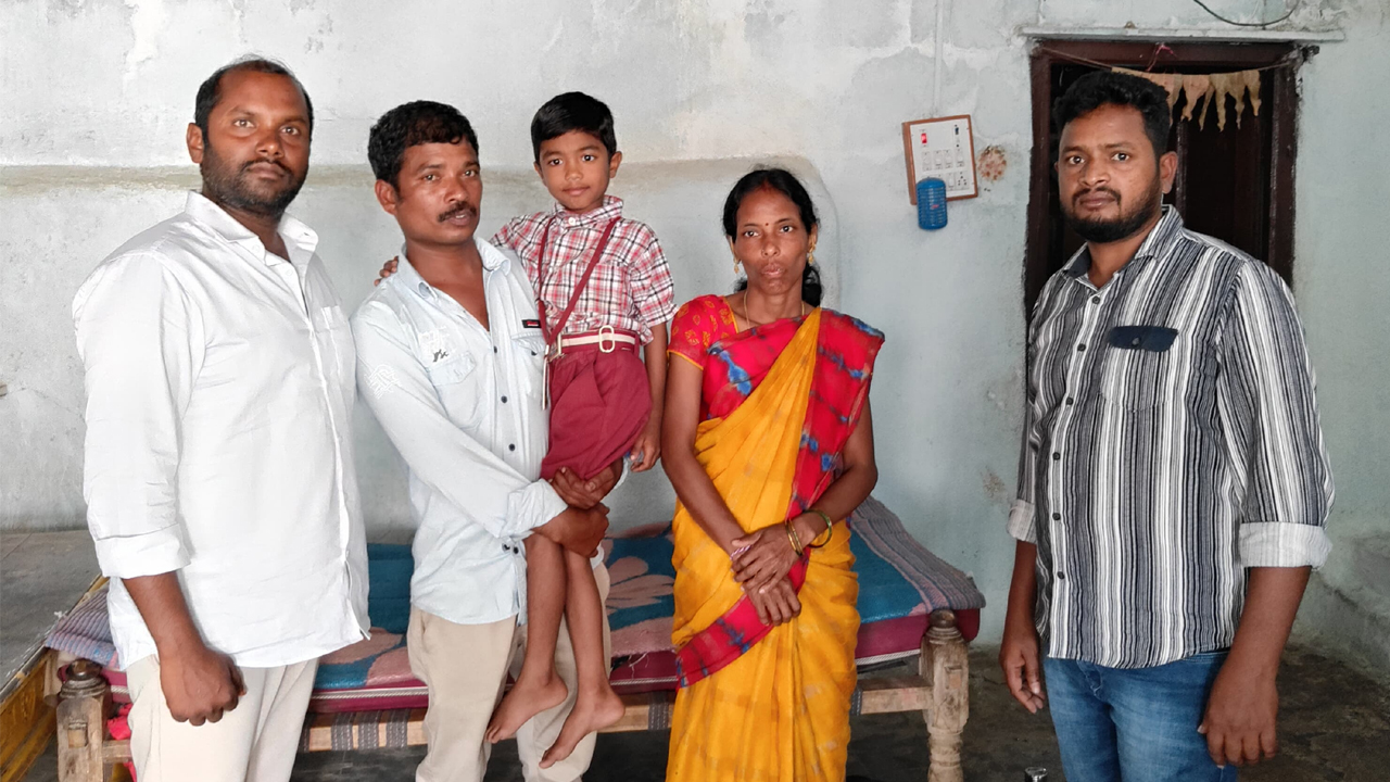 Sircilla | కేటీఆర్ ప్రత్యేక చొరవతో.. ఇంటికి చేరిన గల్ఫ్ బాధితుడు గౌరయ్య..