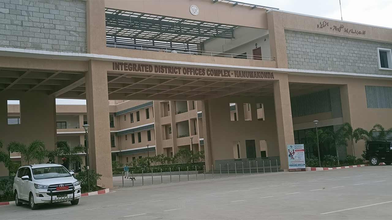 Hanumakonda Collectorate | ఏకంగా కలెక్టరేట్‌లోనే మహిళపై అత్యాచారయత్నం.. హన్మకొండలో దారుణం