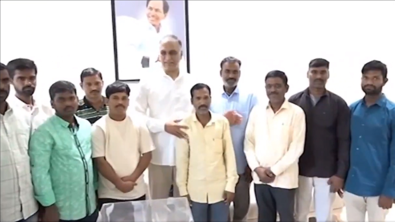 Harish Rao | ఫలించిన హరీశ్ రావు కృషి.. సొంతూళ్లకు చేరుకున్న 12 మంది జోర్డాన్ వలస కార్మికులు