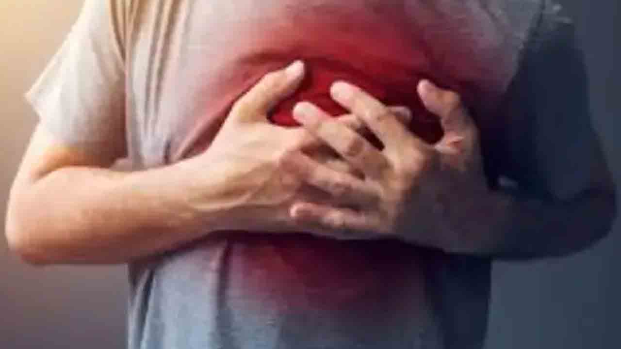 మృత్యువులోనూ.. వీడని బంధం.. అన్న మృతిని తట్టుకోలేక ఆగిన తమ్ముడి గుండె