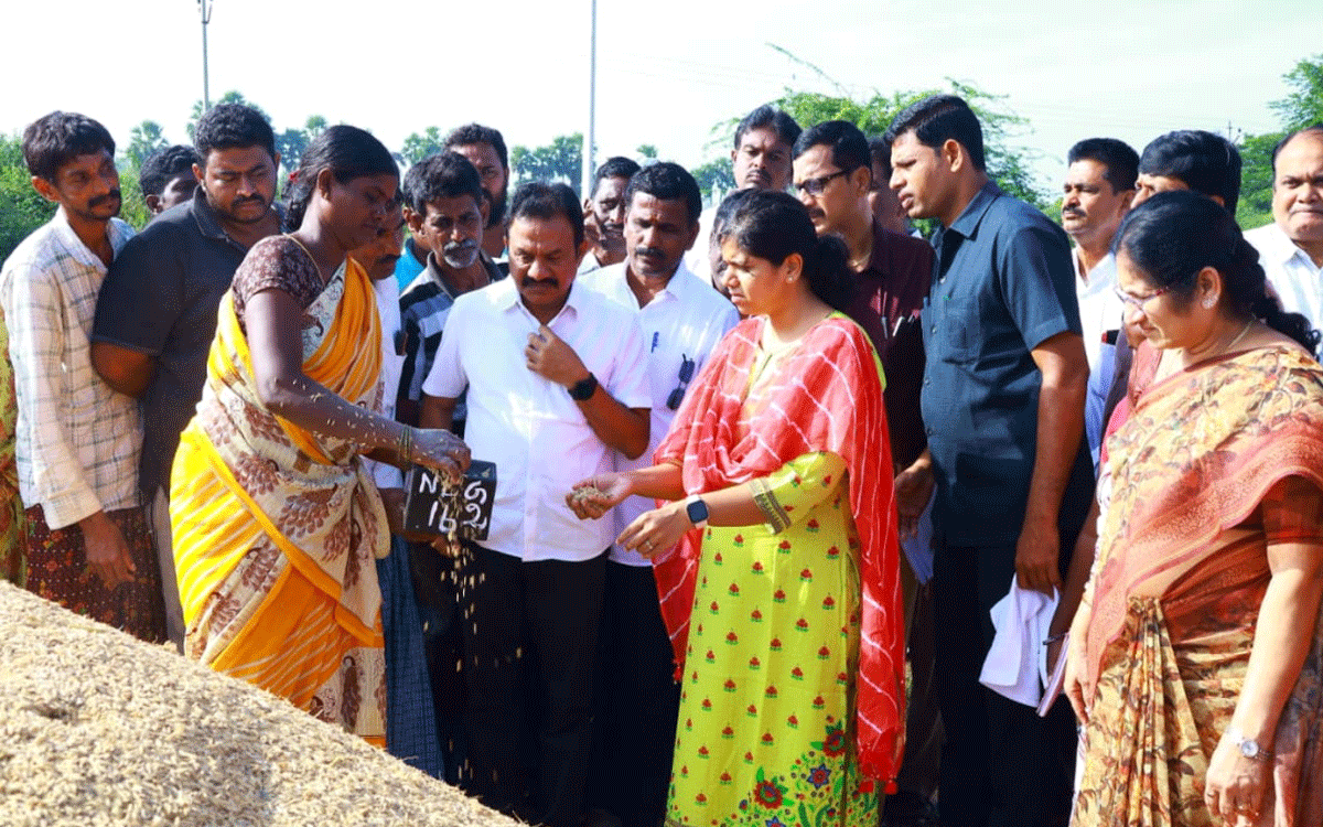 Nalgonda : ధాన్యం సేకరణలో నిర్లక్ష్యం వహిస్తే కఠిన చర్యలు : కలెక్టర్ ఇలా త్రిపాఠి