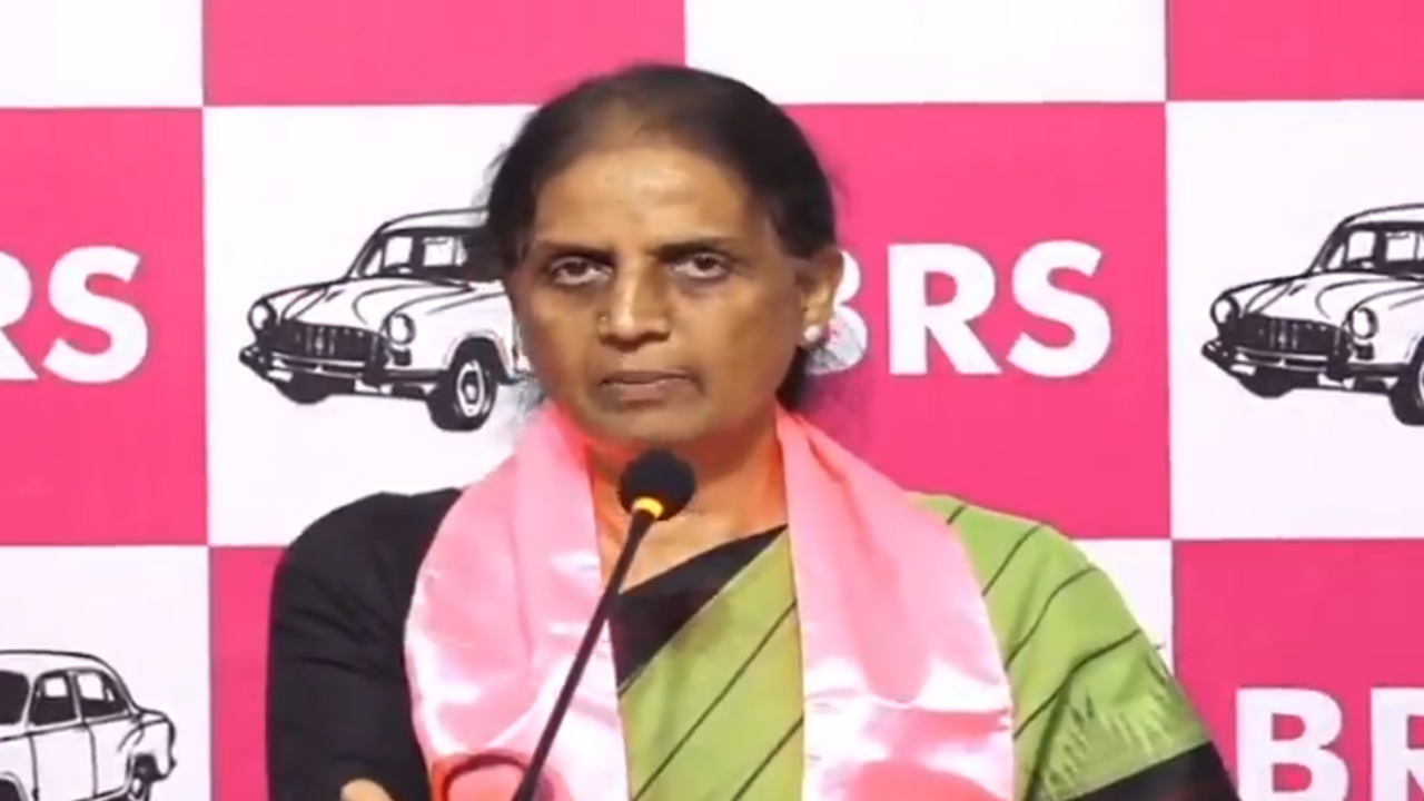 Sabitha Indra Reddy | మంత్రి కుమార్తె ఏకంగా సీఎంపైనే ఆరోపణలు చేస్తే వివరణ ఎందుకు ఇవ్వలేదు?: సబితా ఇంద్రా రెడ్డి