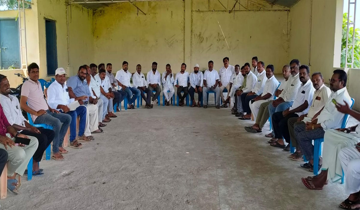 Unanimous decision | బంద్ విజయవంతం చేయాలని మల్లాపూర్ లో బీసీ సంఘాల జేఏసీ నాయకుల ఏకగ్రీవ తీర్మాణం
