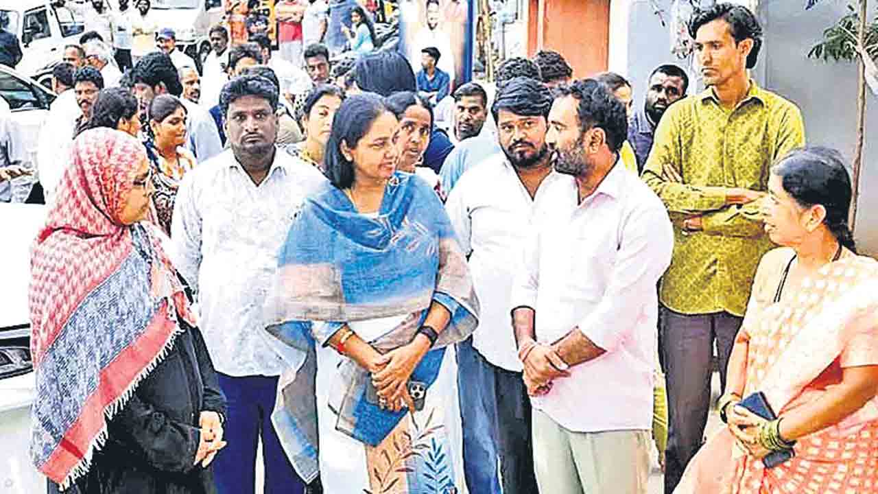 జెండాల్లేవ్‌.. ఎజెండాల్లేవ్‌!