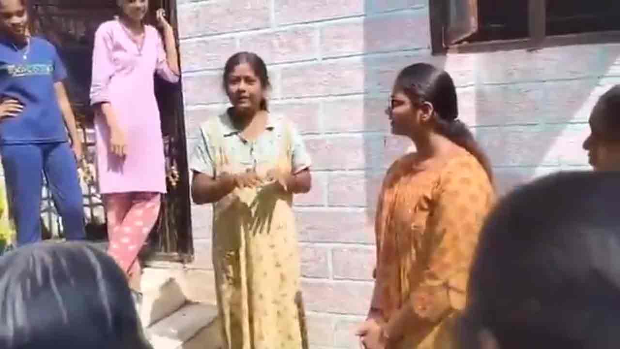 Jubleehills | భ‌ర్త లేని వాళ్ల‌కే ఆ బాధ తెలుస్తుంది.. కాంగ్రెస్ మంత్రుల‌పై మ‌హిళ‌లు ఫైర్