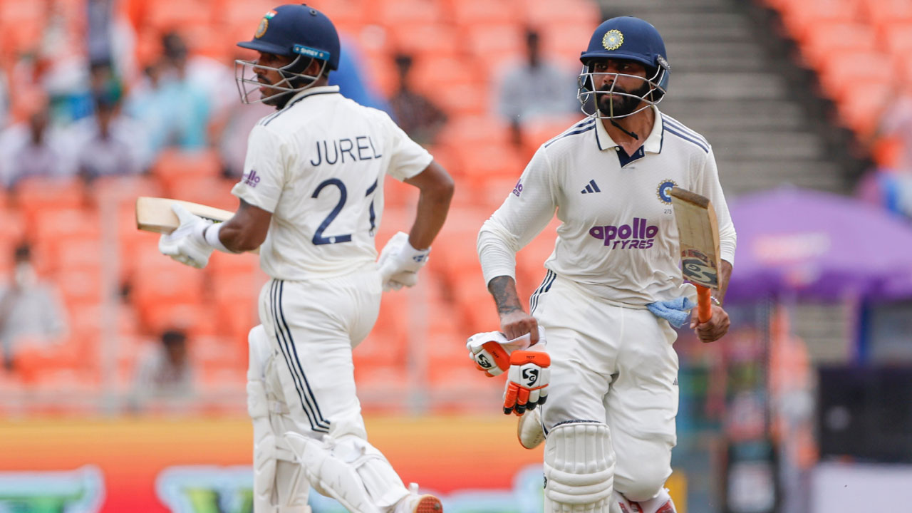 India vs West Indies: జురెల్‌, జ‌డేజా హాఫ్ సెంచ‌రీలు