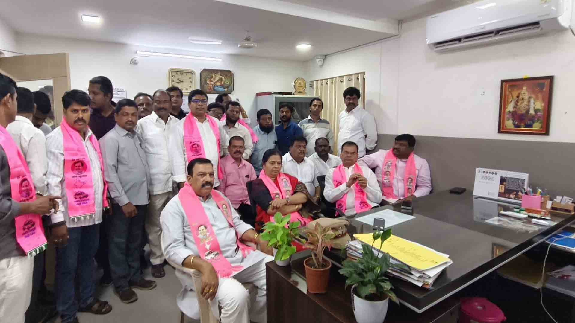 Kaleru Venkatesh | ఆర్టీసీ చార్జీల పెంపు నిర్ణయాన్ని వెనక్కి తీసుకునే దాకా పోరాటం: ఎమ్మెల్యే కాలేరు వెంకటేశ్‌