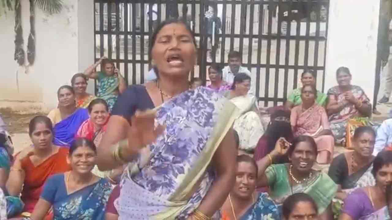 క‌ల్వ‌కుర్తి కాంగ్రెస్ ఎమ్మెల్యే క్యాంపు కార్యాల‌యం ముట్ట‌డి..