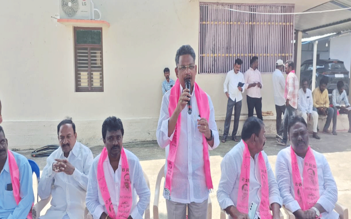 Mudigonda : స్థానిక సంస్థల ఎన్నికల్లో కాంగ్రెస్‌ను చిత్తుగా ఓడించాలి : లింగాల క‌మ‌ల్‌రాజ్‌