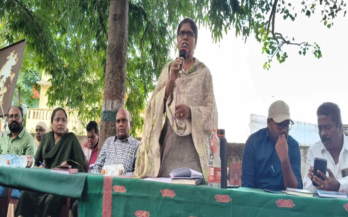 Karepally : ‘రైల్వే లైన్ భూ నిర్వాసితులకు మార్కెట్ రేటు చెల్లించాలి’