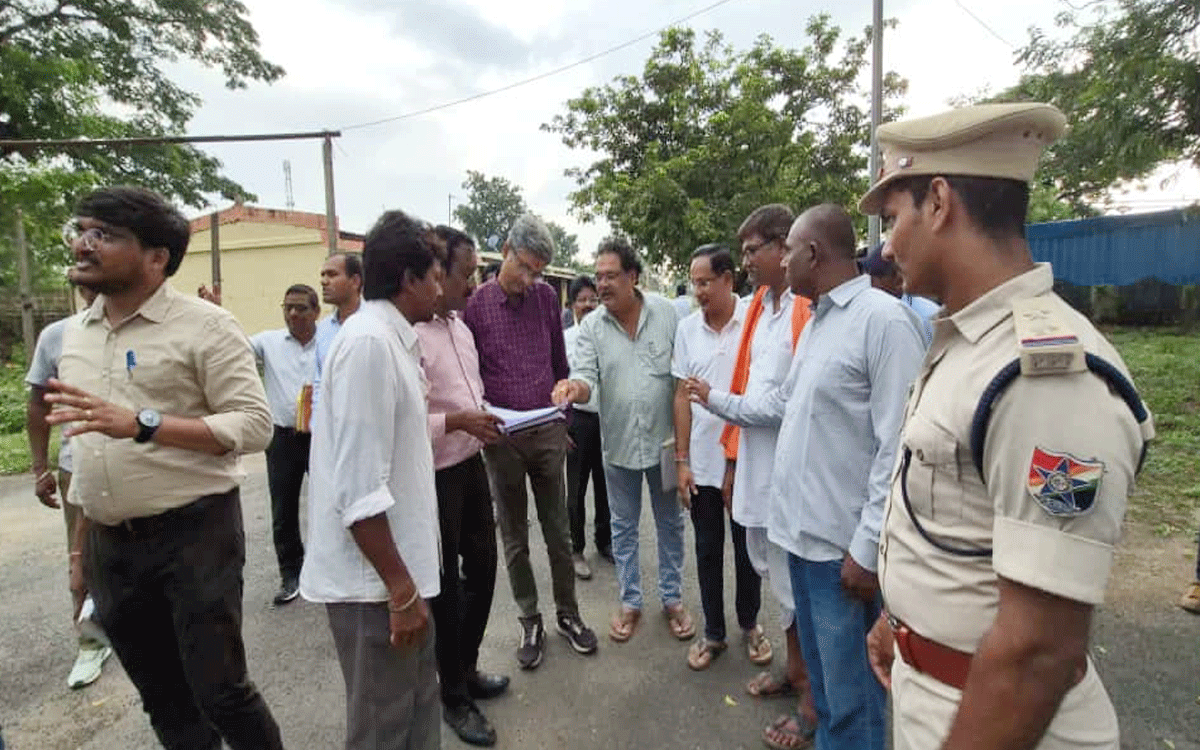 Karepally : రైళ్ల‌ను పునరుద్ధరించాలని డీఆర్ఎం గోపాలకృష్ణకు వినతి