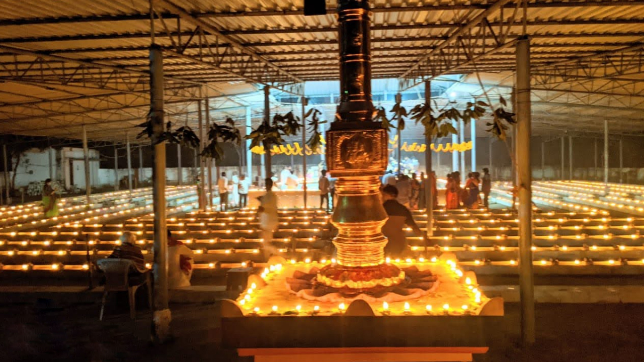 Karthika Masam | కార్తిక సోమవారం.. పంచాక్షరి మంత్రంతో మారుమ్రోగుతున్న శైవ క్షేత్రాలు