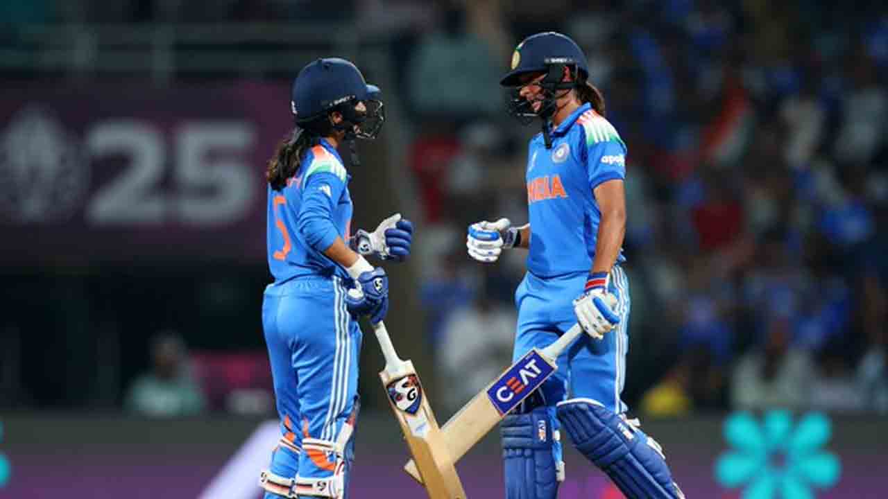 INDW VS AUSW | అర్ధ శతకం బాదేసిన హర్మన్‌ప్రీత్.. నాకౌట్‌లో రికార్డు భాగస్వామ్యం నమోదు..!