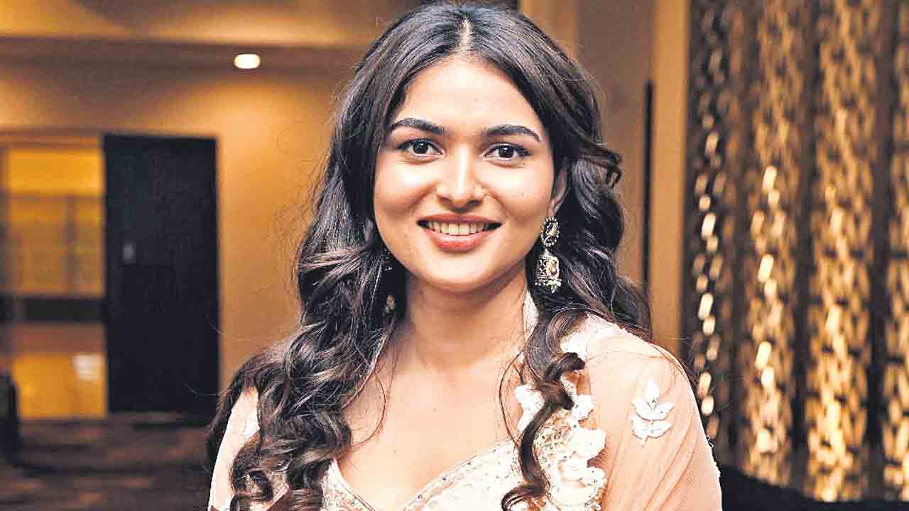 ది ప్యారడైజ్లో నాయికగా?