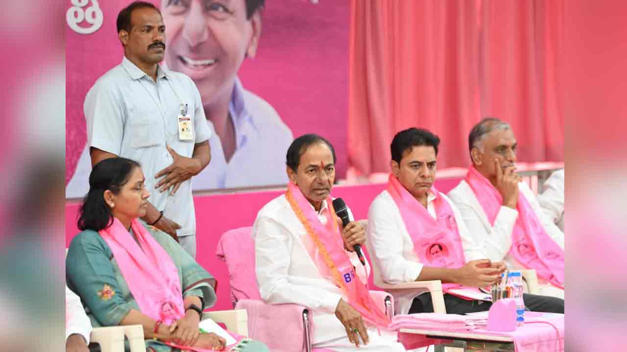 KCR | జూబ్లీహిల్స్‌లో భారీ మెజార్టీ కోసం గ‌ట్టి ప్ర‌య‌త్నం చేయాలి : కేసీఆర్