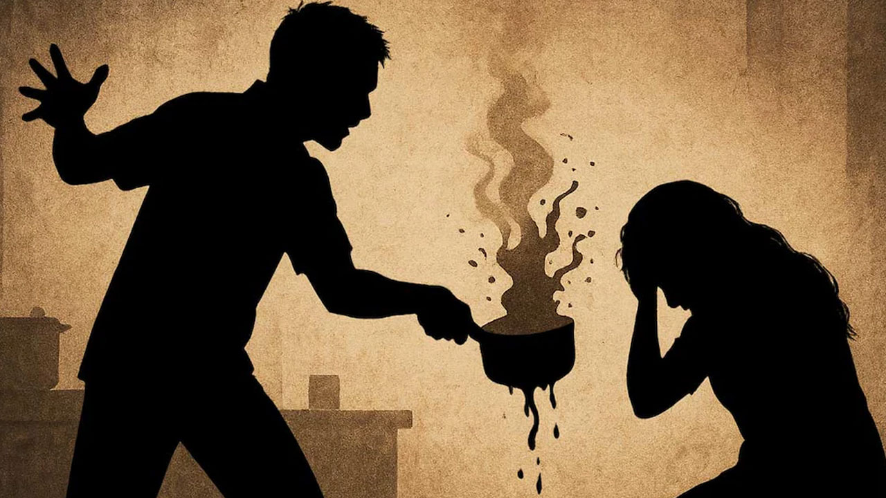 Hot Fish Curry: భార్య ముఖంపై వేడి చేపకూర చ‌ల్లిన భ‌ర్త‌