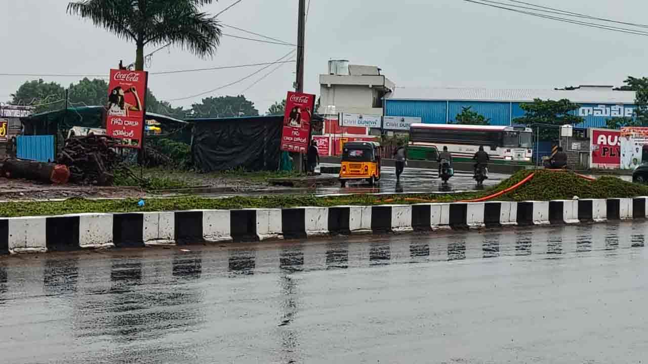 ఖమ్మం రూరల్‌పై మొంతా తుఫాన్ ఎఫెక్ట్.. పత్తి, వరి, మిర్చి తోటలకు తీవ్ర నష్టం