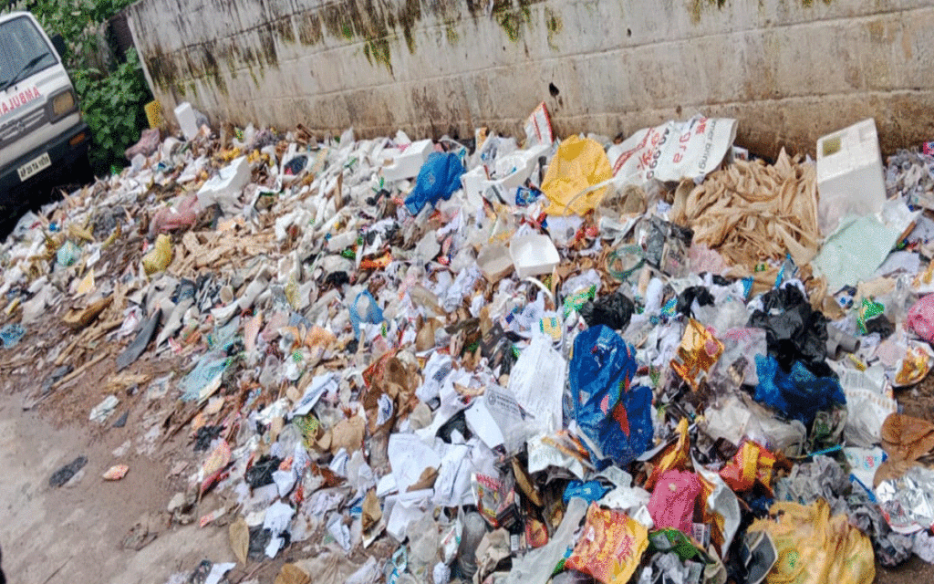 Kodada : కోదాడ‌లో పారిశుధ్యం అస్త‌వ్య‌స్తం.. ప‌ర్య‌వేక్ష‌ణ ప‌ట్ట‌ని అధికారులు