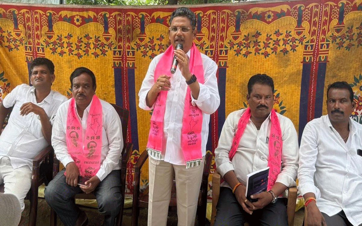 Madhira : స్థానిక ఎన్నికలకు బీఆర్ఎస్ శ్రేణులు సిద్ధం కావాలి : లింగాల కమల్ రాజు