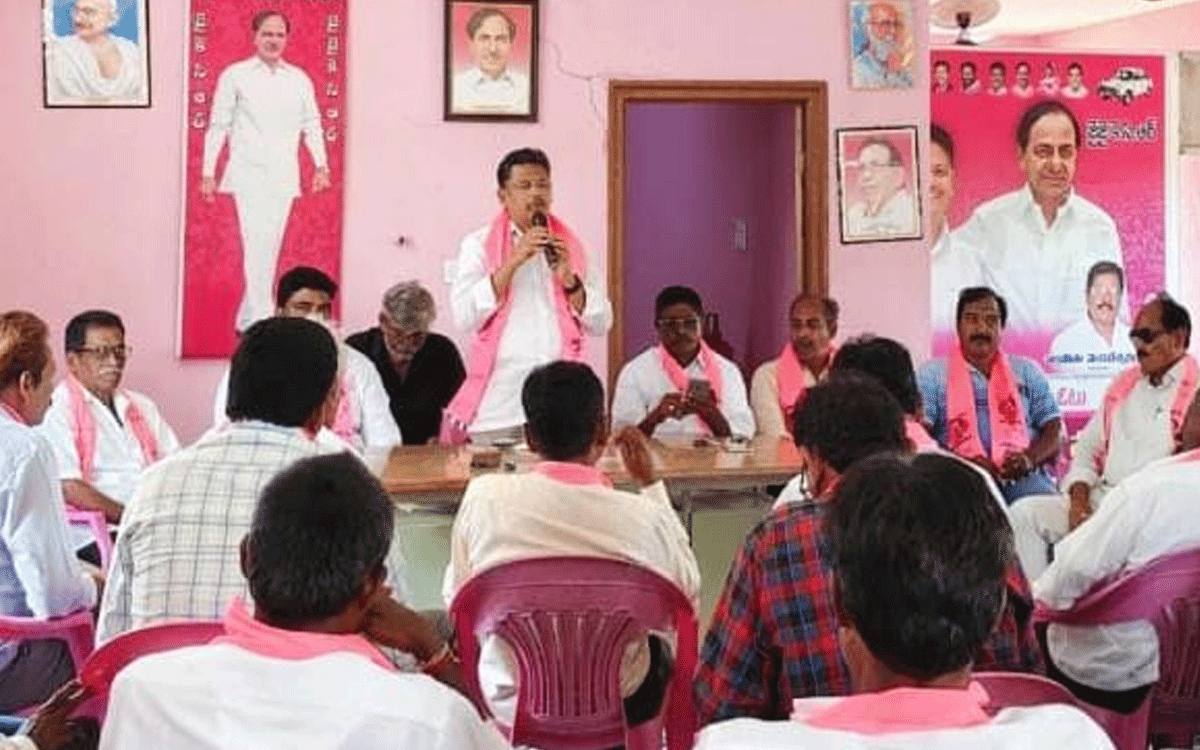 Madhira : స్థానిక ఎన్నికలకు బీఆర్‌ఎస్ శ్రేణులు సన్నద్ధం కావాలి : లింగాల క‌మ‌ల్‌రాజు