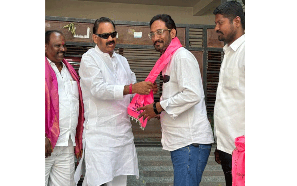 Chandur : బీఆర్ఎస్‌లోకి ధోనిపాముల కాంగ్రెస్ గ్రామ శాఖ అధ్యక్షుడు