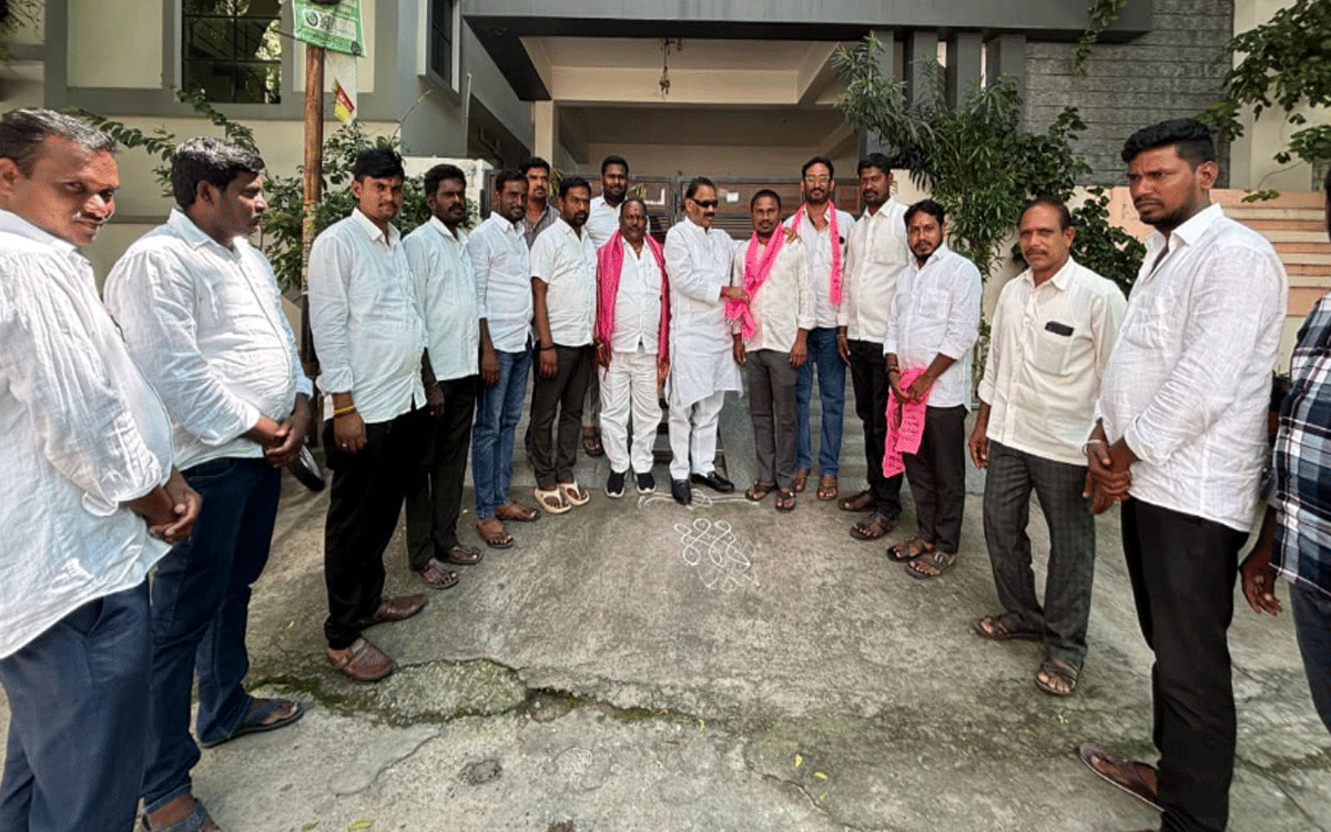 Chandur : బీఆర్ఎస్‌లోకి ధోనిపాముల కాంగ్రెస్ గ్రామ శాఖ అధ్యక్షుడు
