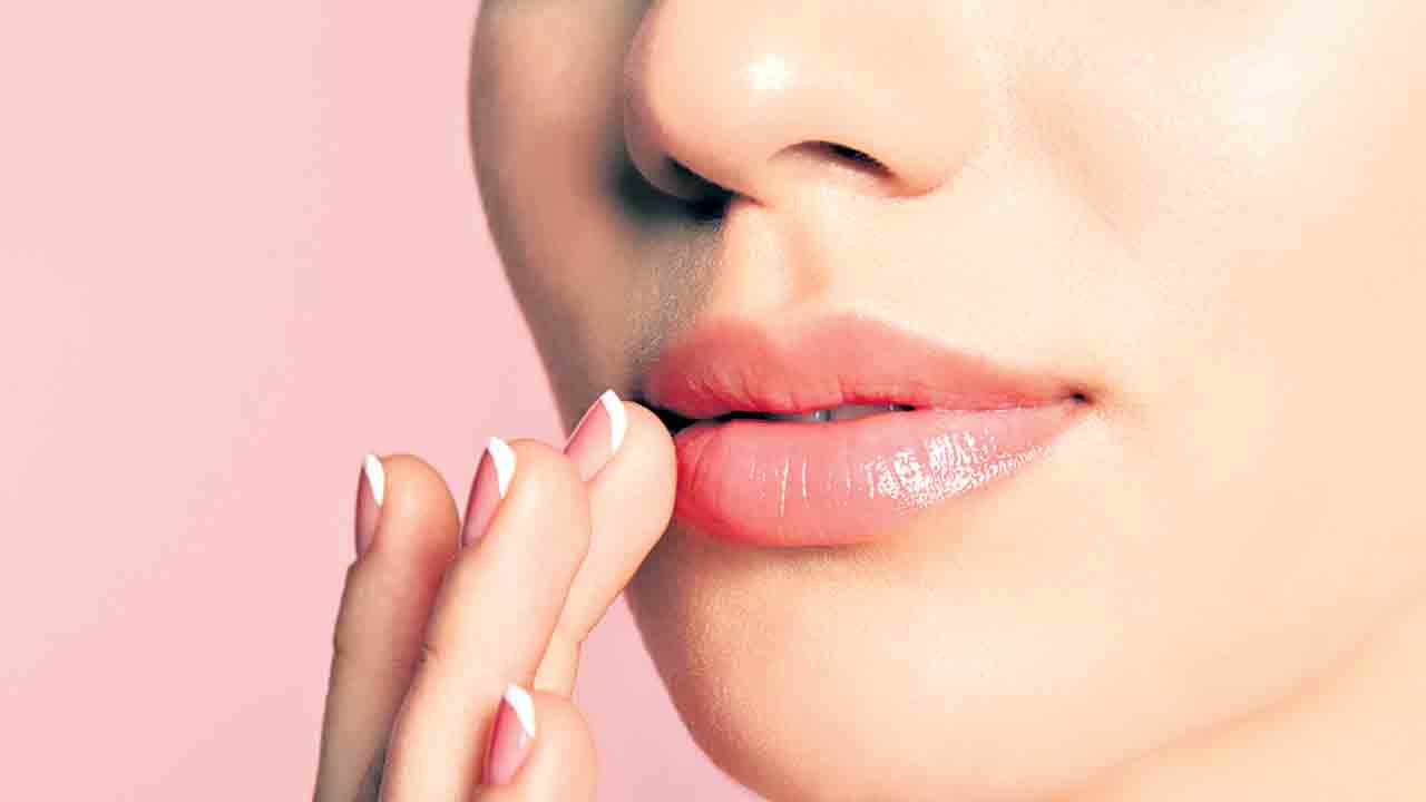 అధరాలు అదిరిపోవాలంటే..