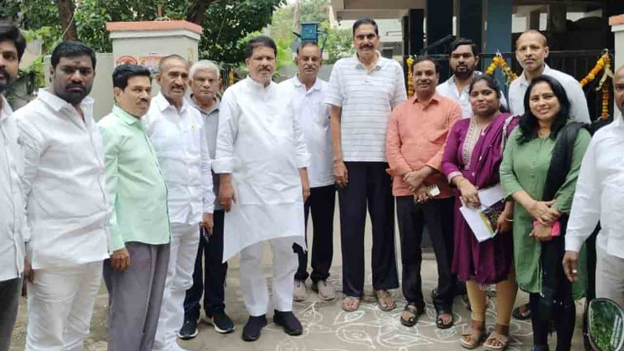 BRS | మాగంటి సునీతను ఆదరించండి… కారు గుర్తుకు ఓటేయ్యండి : ఎమ్మెల్యే మాధవరం