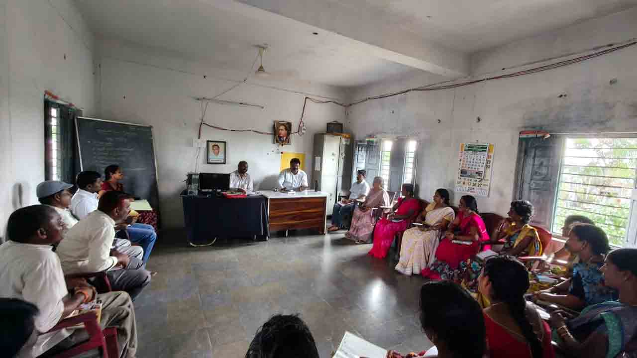Mahila sangam | ప్రతి మహిళా సంఘం బలోపేతంతో గ్రామీణాభివృద్ధి : అదనపు డీఆర్‌డీఓ సుధీర్