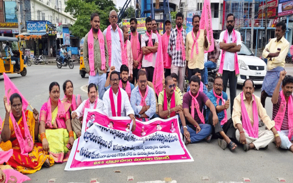 Bhadrachalam : కాంగ్రెస్ ప్రభుత్వంలో రోడ్లన్నీ అస్తవ్యస్తం : మానే రామకృష్ణ