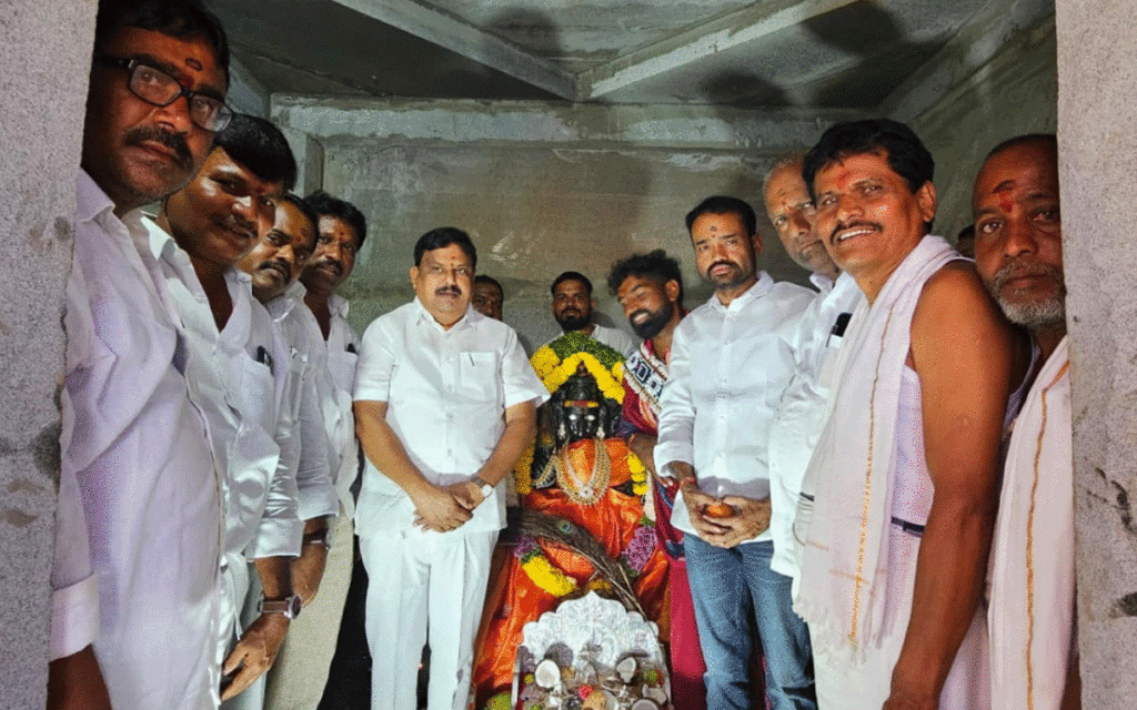Chandampet : ముత్యాల‌మ్మ‌ ఆలయ అభివృద్ధికి కృషి : ఎమ్మెల్యే బాలు నాయక్