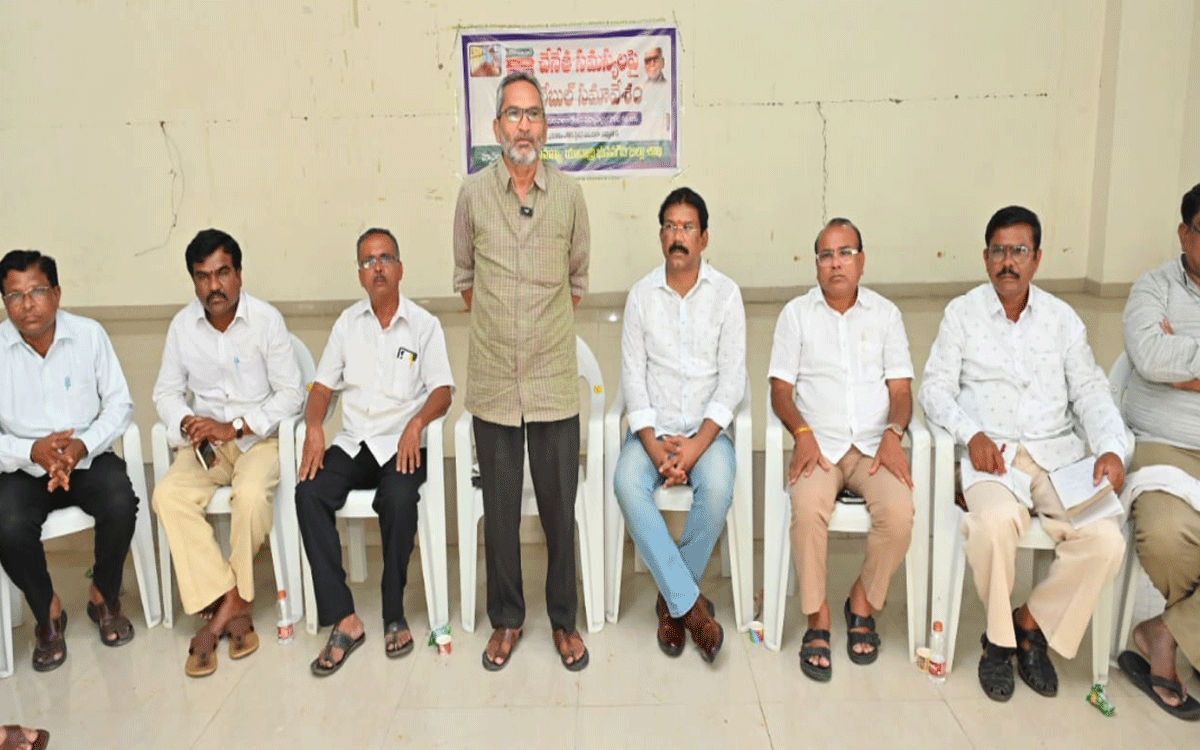 Bhoodan Pochampally : చేనేత సమస్యల పరిష్కారానికి సంఘటిత ఉద్యమం : మాచర్ల మోహన్ రావు