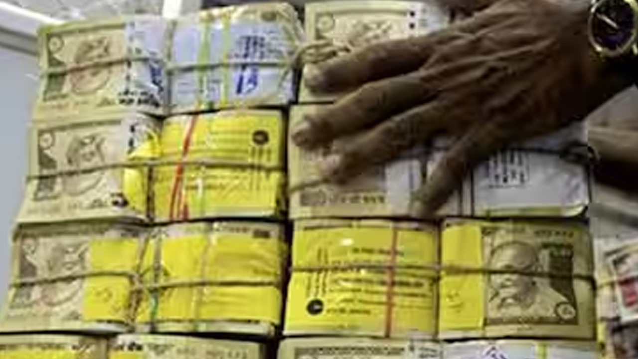 బీహార్‌లో ధనప్రవాహానికి తెరలేపిన బీజేపీ