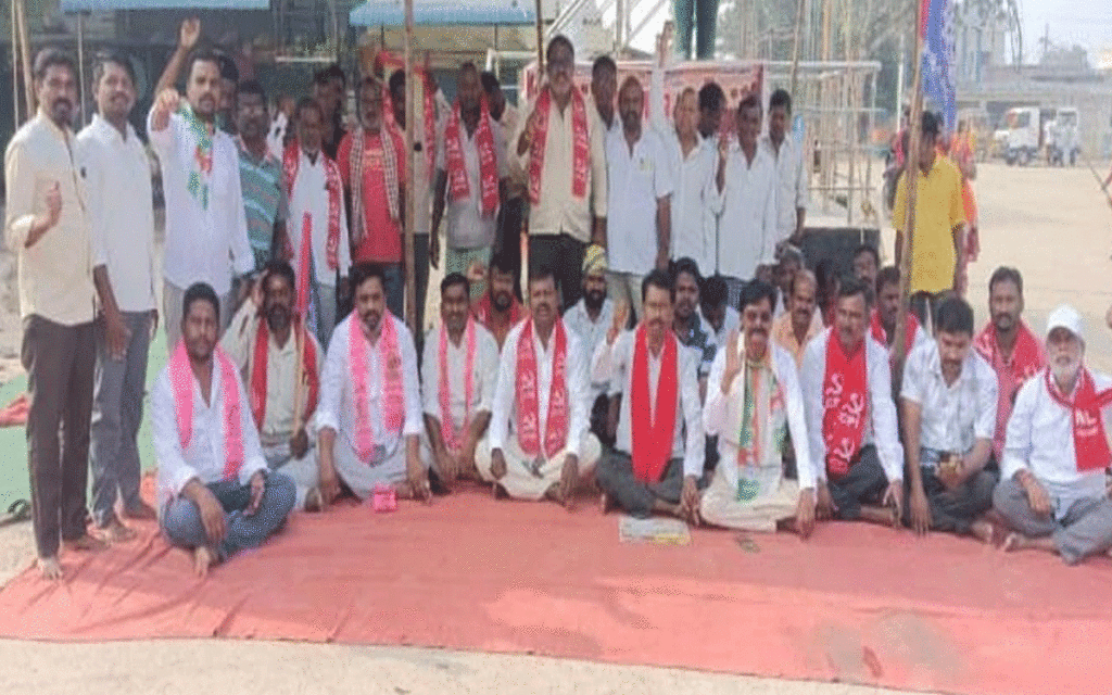 Motokondur : బీసీ రిజర్వేషన్‌ బిల్లు ఆమోదించాలి : అఖిలపక్ష నేతల డిమాండ్