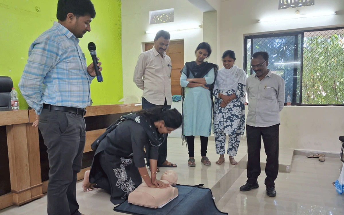 Bibinagar : సీపీఆర్‌పై అవగాహన సామాజిక బాధ్యత : డాక్టర్ మౌనికా రెడ్డి