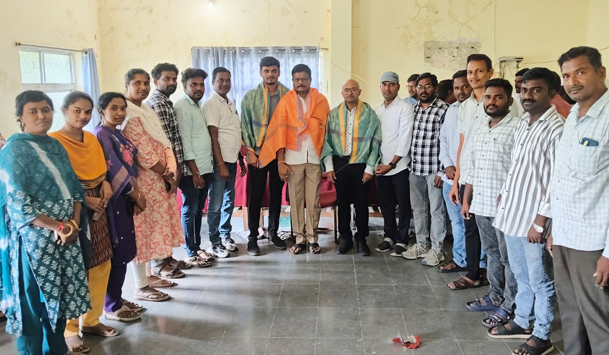 Pegadapally | బదిలీపై వెళ్లిన పెగడపల్లి ఎంపీడీవో శ్రీనివాస్రెడ్డికి ఆత్మీయ సన్మానం