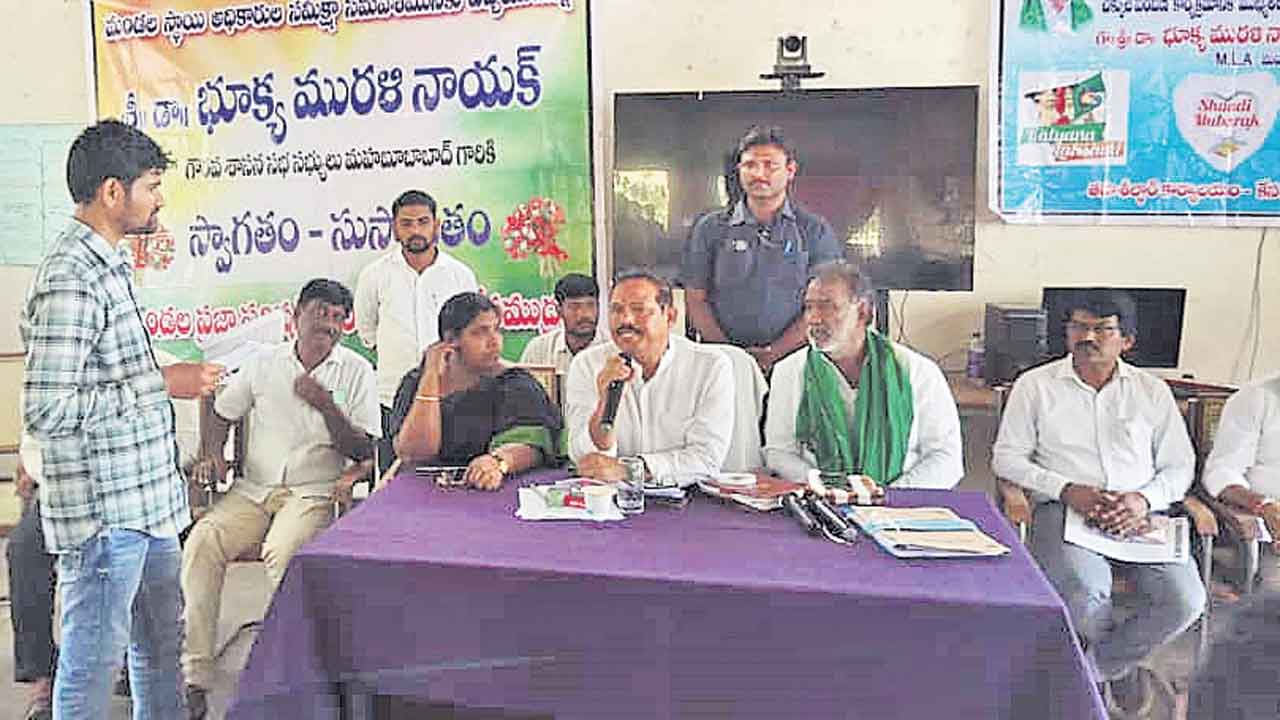 బీఆర్ఎస్ వారికి పనులిస్తే తాట తీస్తా!