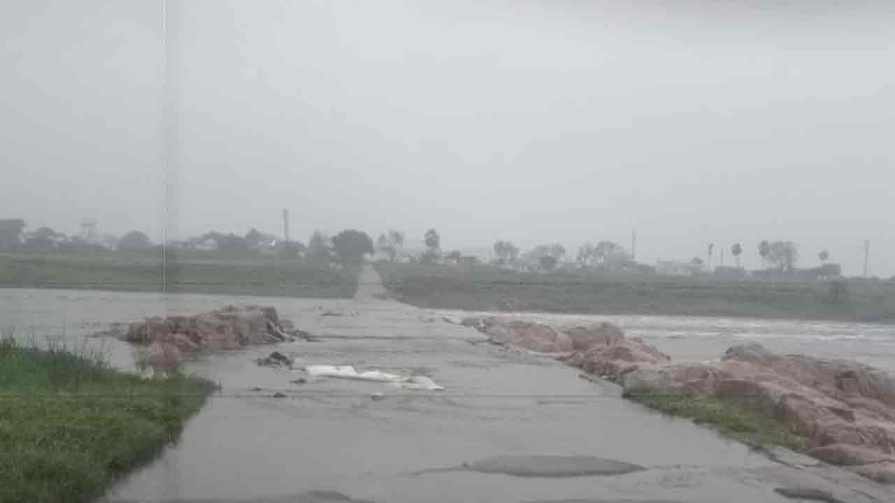 Musi | ఉప్పొంగిన మూసీ.. పోచంపల్లి – బీబీనగర్ మ‌ధ్య‌ రాకపోకలు బంద్