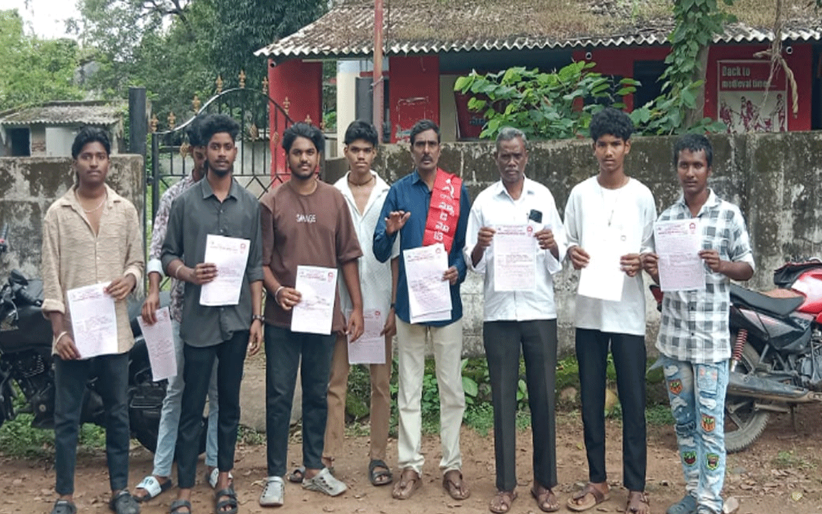 Kothagudem Urban : విప్లవోద్యమ అమరులకు గ్రామ గ్రామాన సంతాప సభలు : గౌని నాగేశ్వరావు