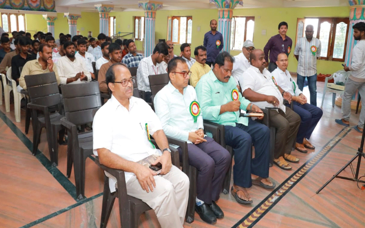 Nakrekal : నాలుగు నియ‌మాల‌తో ప్ర‌తి విద్యార్థి అత్యున్న‌త స్థాయికి : ఆచార్య పిల్లలమర్రి రాములు