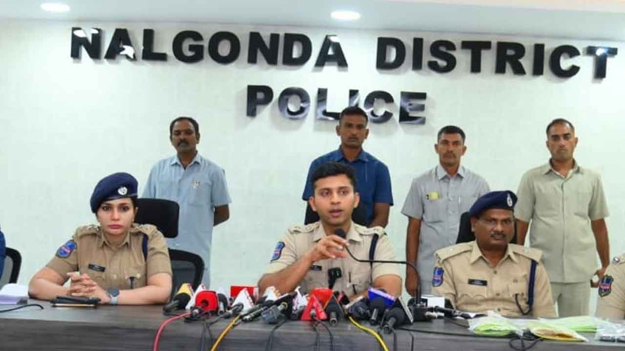 జల్సాలకు అలవాటు పడి.. అధిక వడ్డీ ఆశ చూపి