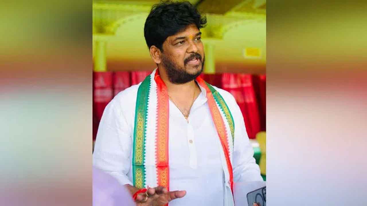 రౌడీముద్రతో ప్రచారమెట్ల్ల !