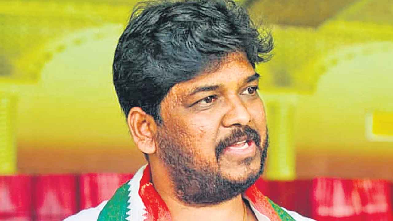 ఏసేస్తా.. వారంలో బీఆర్‌ఎస్‌ క్యాడర్‌ లేకుండా చేస్తా!.. జూబ్లీహిల్స్‌లో పార్టీ ఎదురీతతో కాంగ్రెస్‌ అభ్యర్థి అసహనం