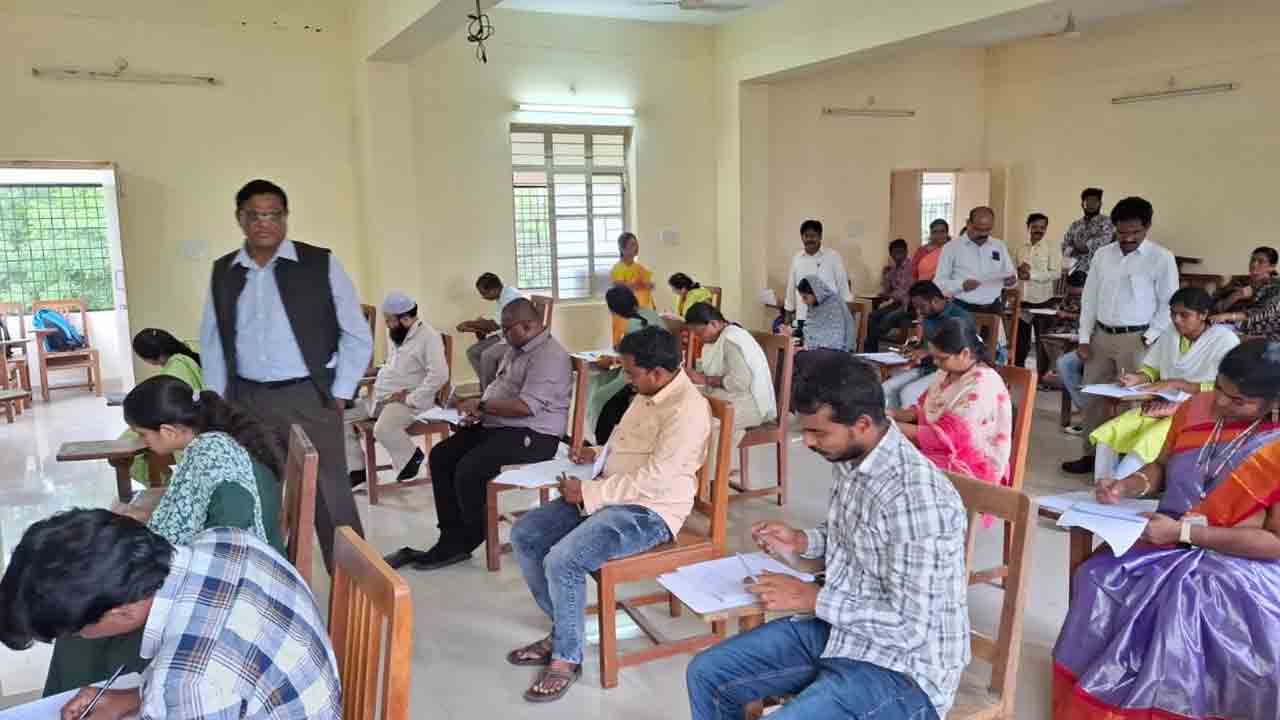 కాకతీయ యూనివర్సిటీలో ప్రీ పీహెచ్డీ పరీక్షలు ప్రారంభం