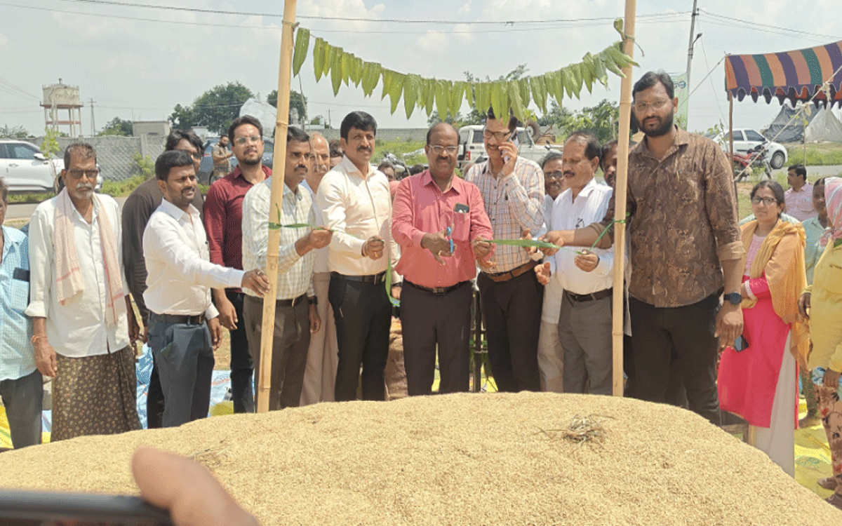 Nalgonda Rural : 'ధాన్యం కొనుగోలు కేంద్రాలను సద్వినియోగం చేసుకోవాలి'