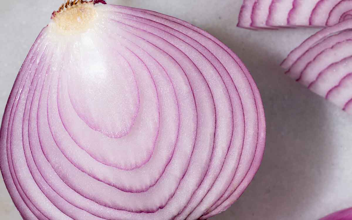 Home Remedies Using Onions | ఉల్లిపాయ‌ల‌తో ఇంటి చిట్కాలు.. ఈ విధంగా వాడితే ఎన్నో అనారోగ్యాల‌కు చెక్ పెట్ట‌వ‌చ్చు..!