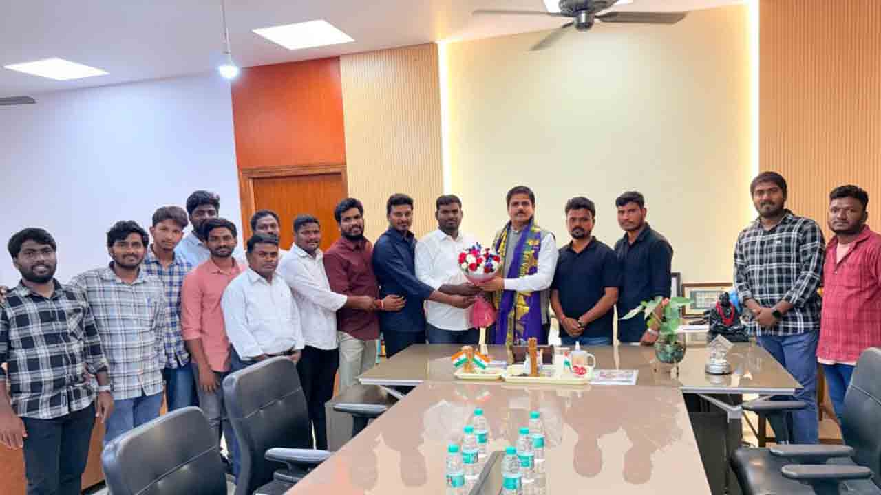 OU VC  Kumar | ఓయూ వీసీ ప్రొఫెసర్‌ కుమార్‌ను అభినందించిన వివిధ విద్యార్థి సంఘాల నాయకులు