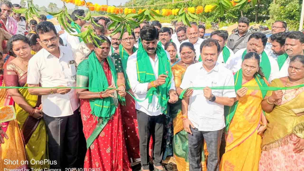 రైతులకు ఇబ్బందులు లేకుండా ధాన్యం కొనుగోళ్ళు : ఎమ్మెల్యే వేముల వీరేశం