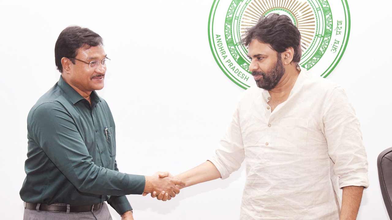 Pawan Kalyan | ఏపీ డిప్యూటీ సీఎం పవన్‌ కల్యాణ్‌తో హైడ్రా కమిషనర్‌ రంగనాథ్‌ భేటీ.. దాదాపు రెండుగంటలపాటు సుదీర్ఘ చర్చ